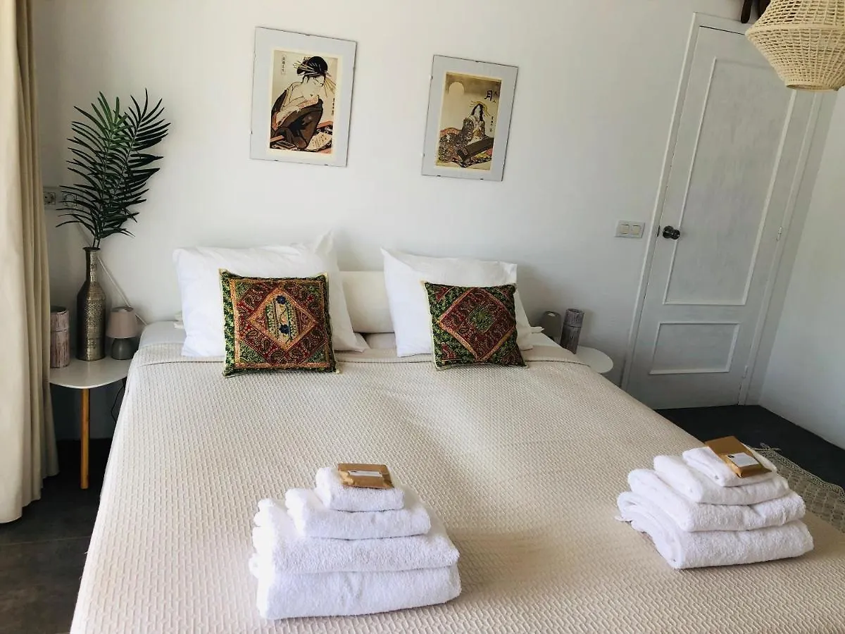Bed and Breakfast Justbeandbeibiza San Antonio  0*, San Antonio (Ibiza)