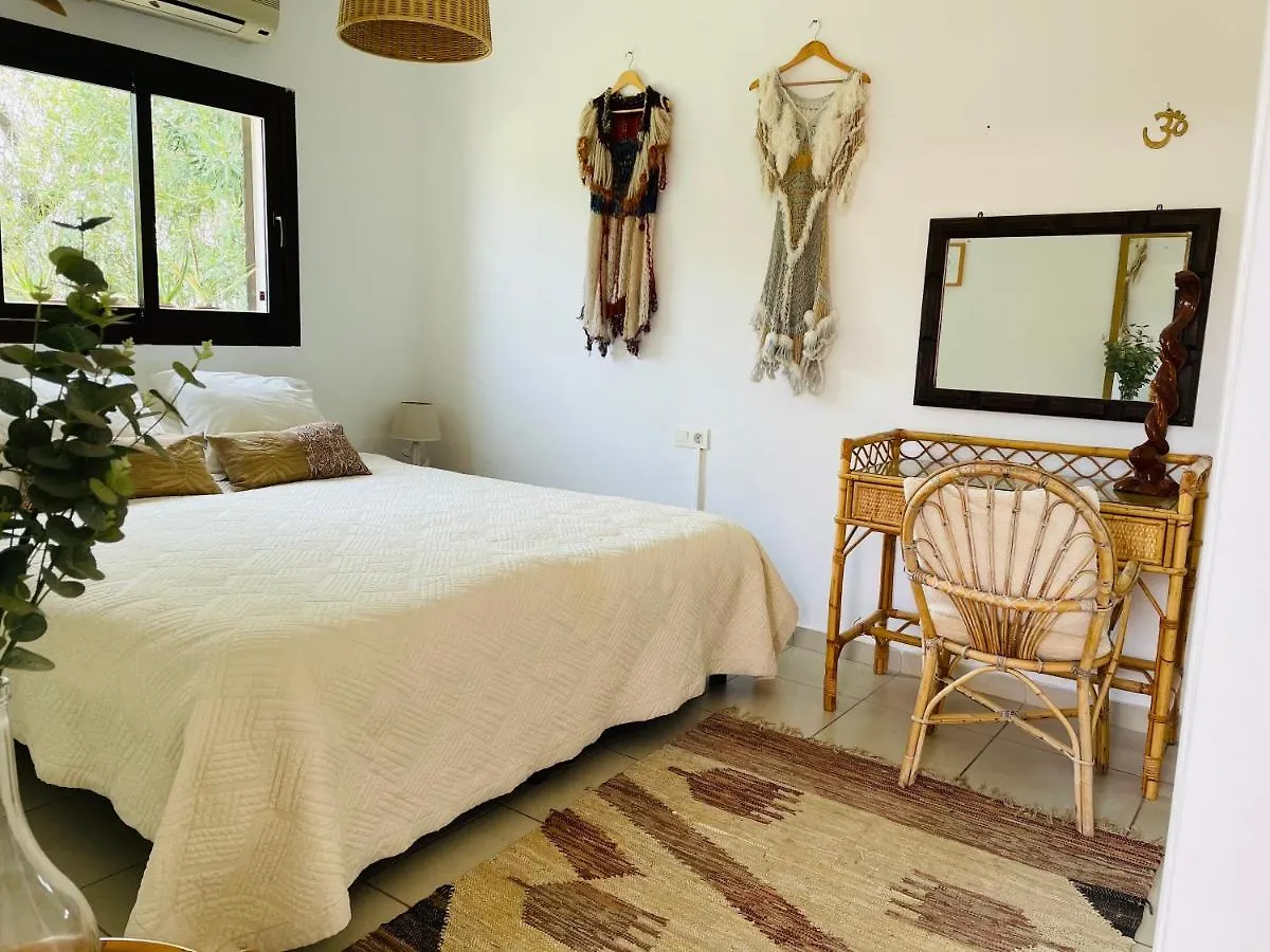 Bed and Breakfast Justbeandbeibiza San Antonio  Bed & Breakfast San Antonio (Ibiza)